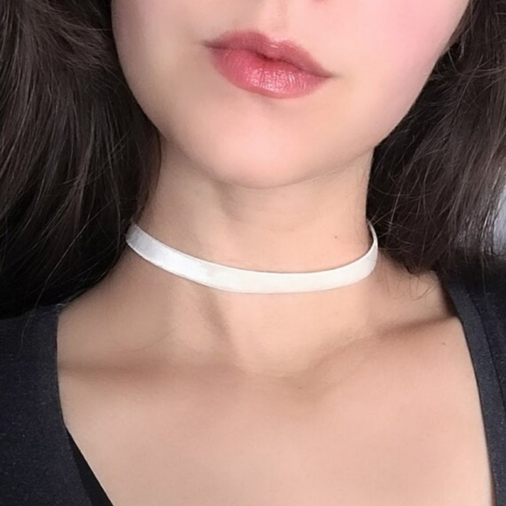 Chic White Velvet Choker Necklace New